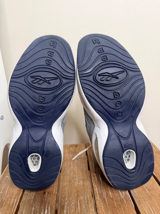Athletic_Shoes